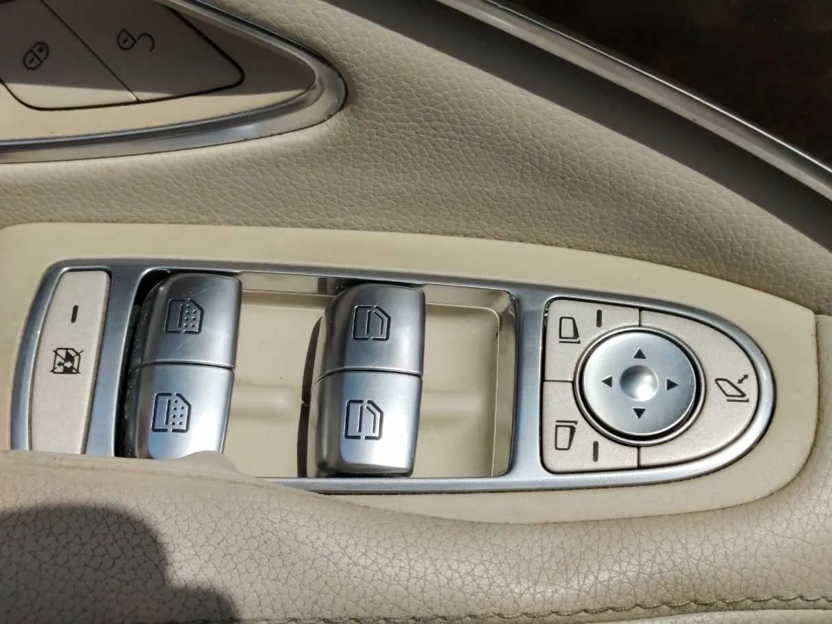 Car image 32