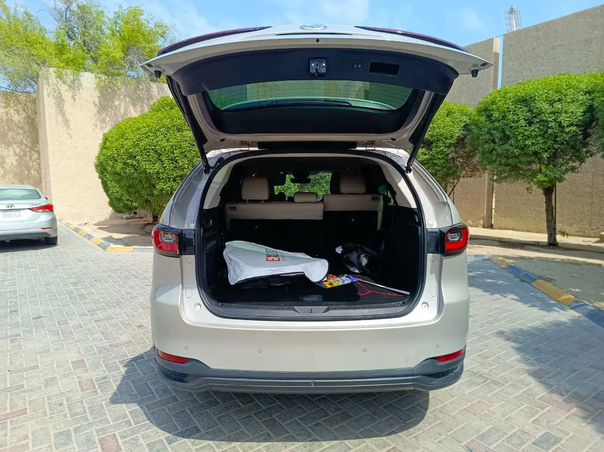 Car image 26