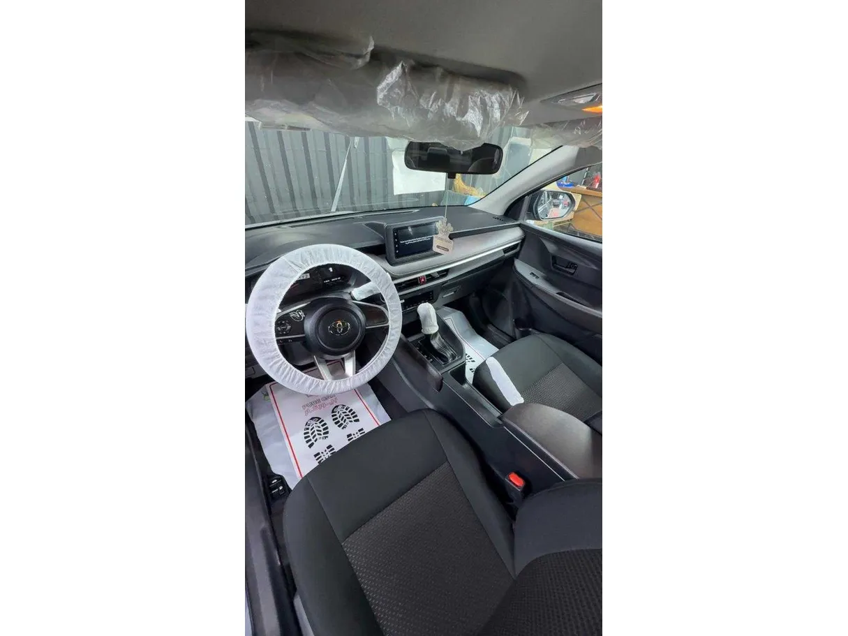 Car image 36