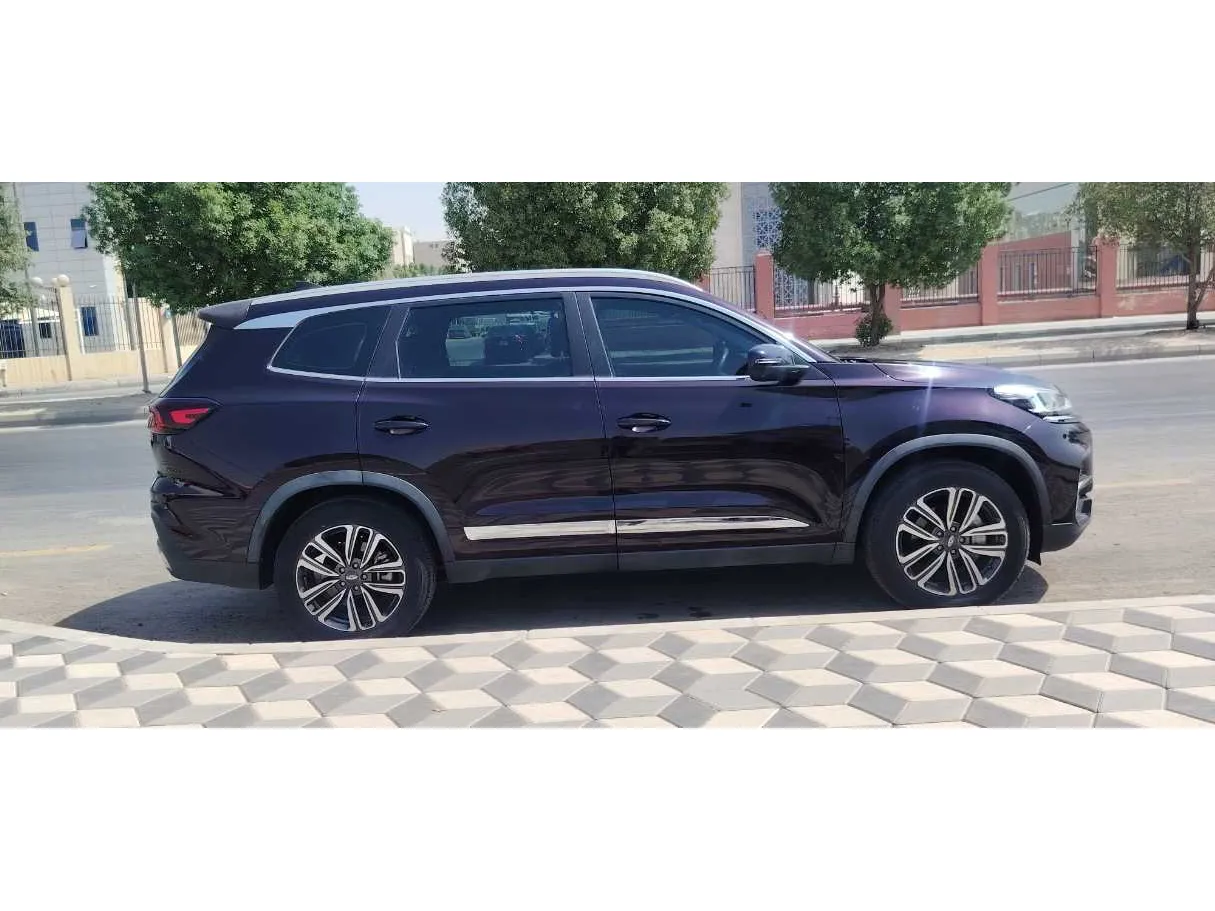 Car image 4