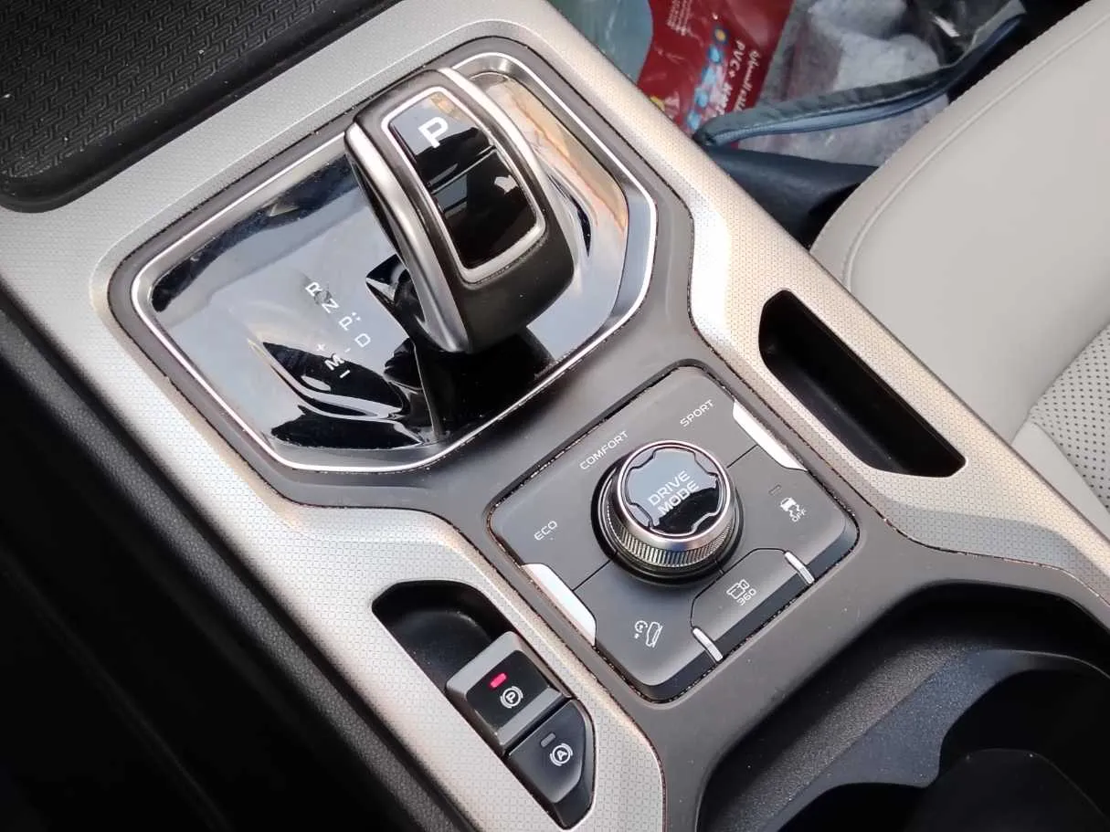 Car image 23