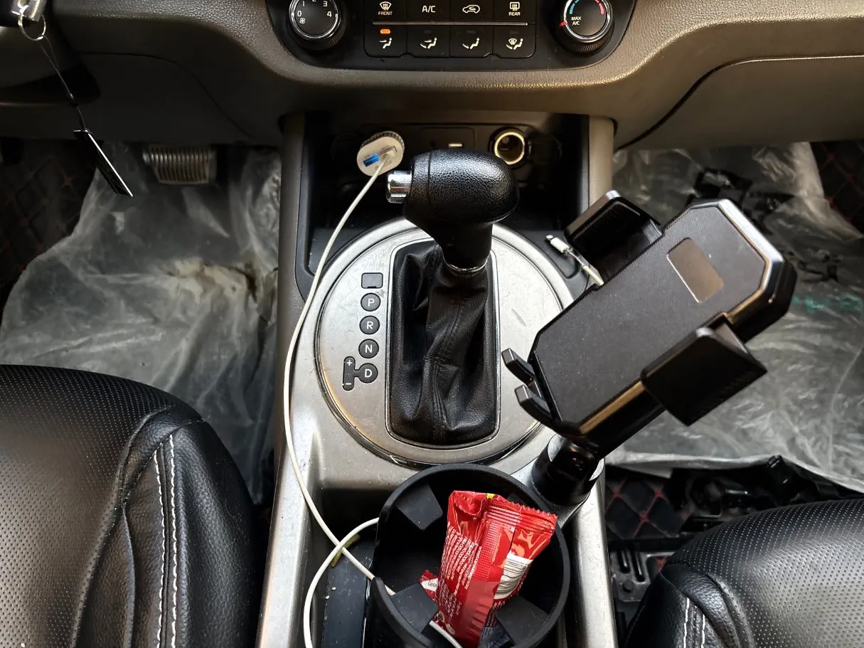 Car image 19