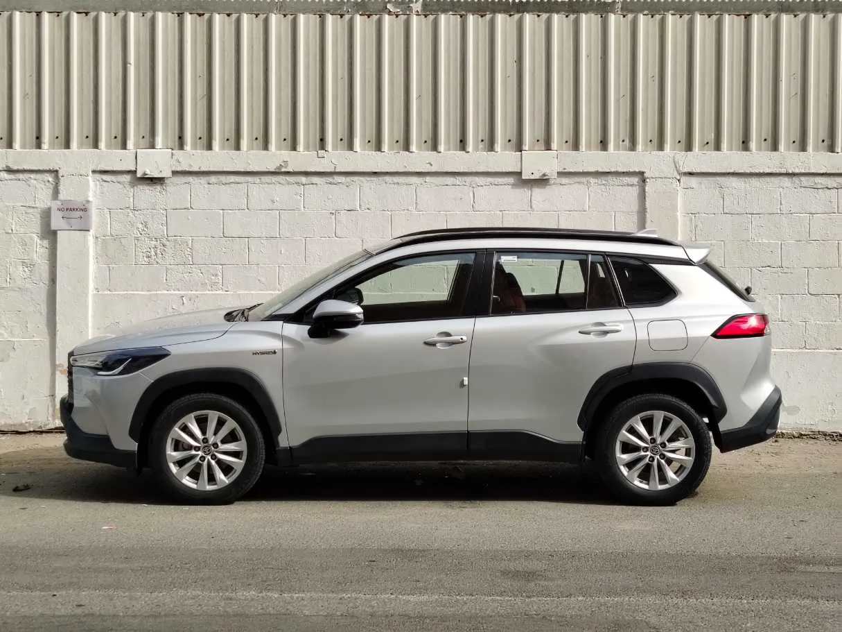 Car image 8