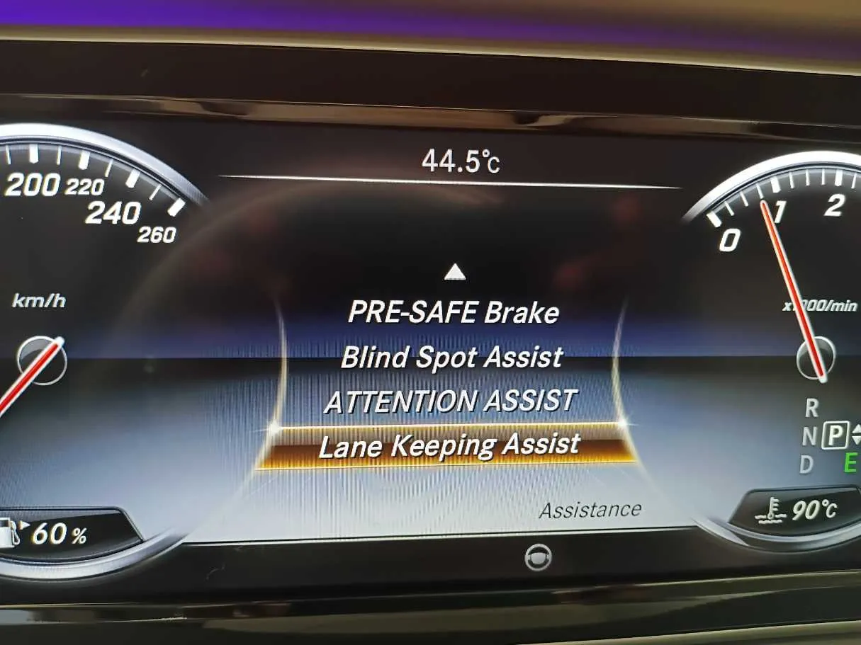 Car image 26