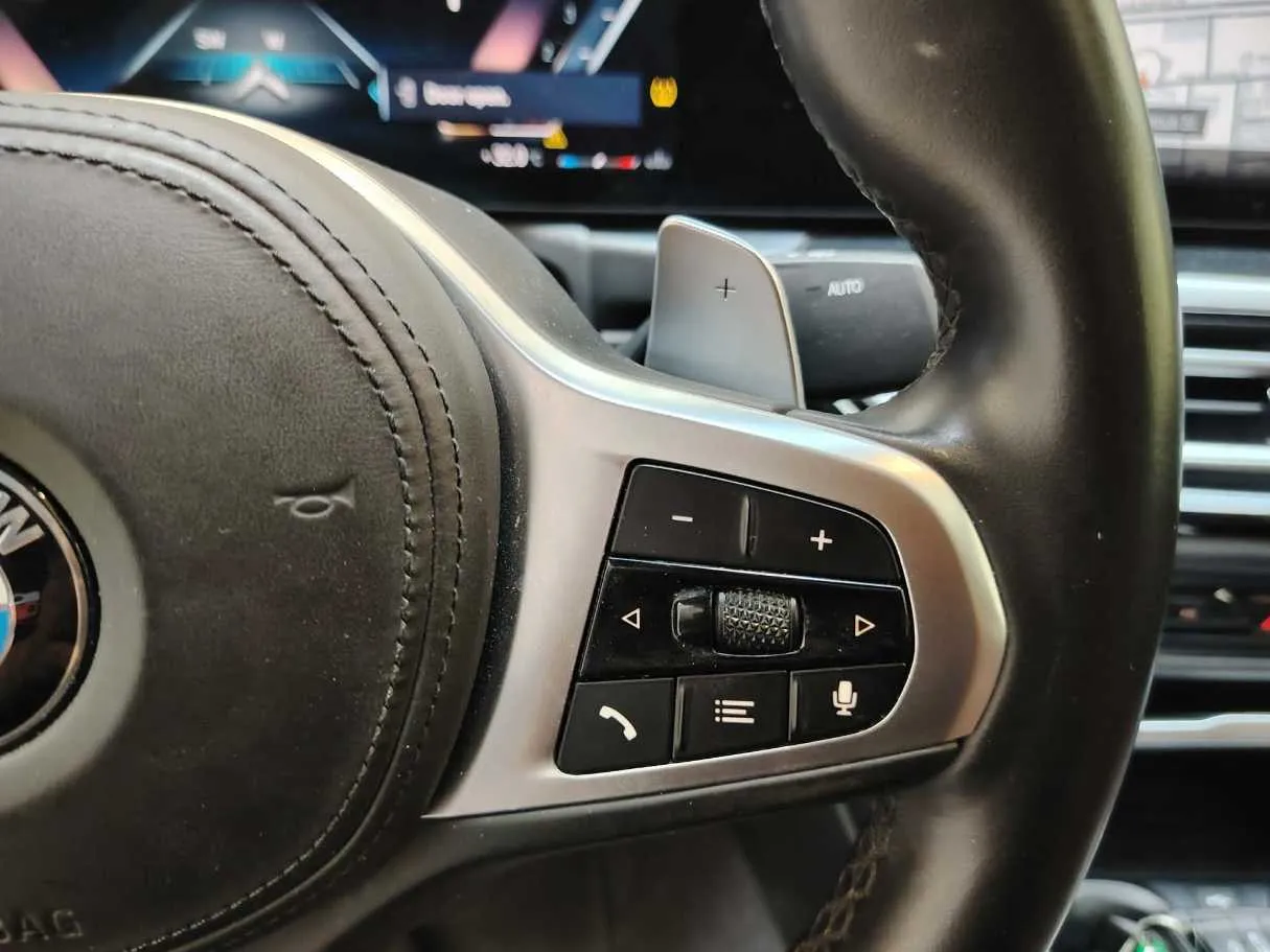 Car image 31