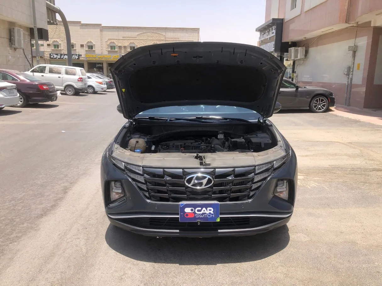 Car image 25