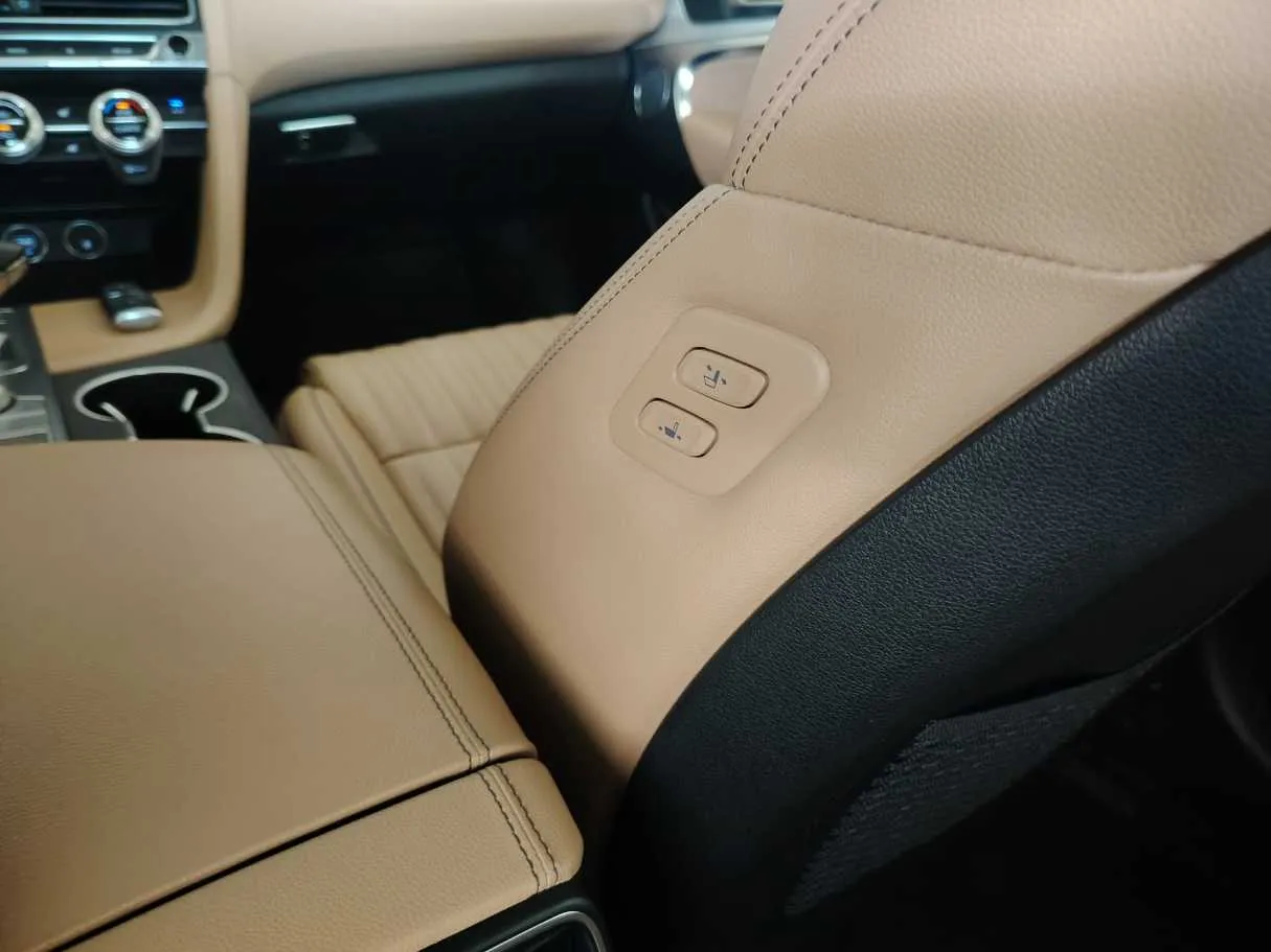 Car image 39