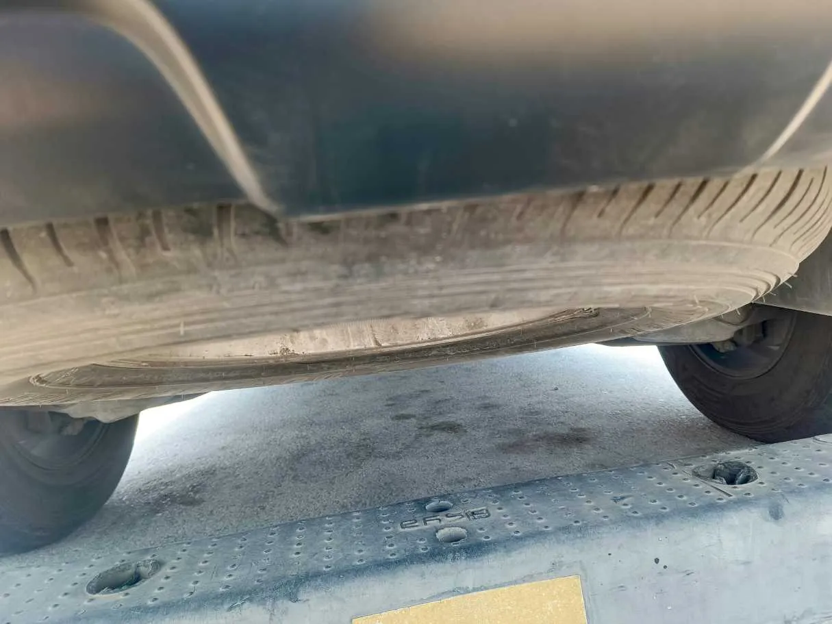Car image 36