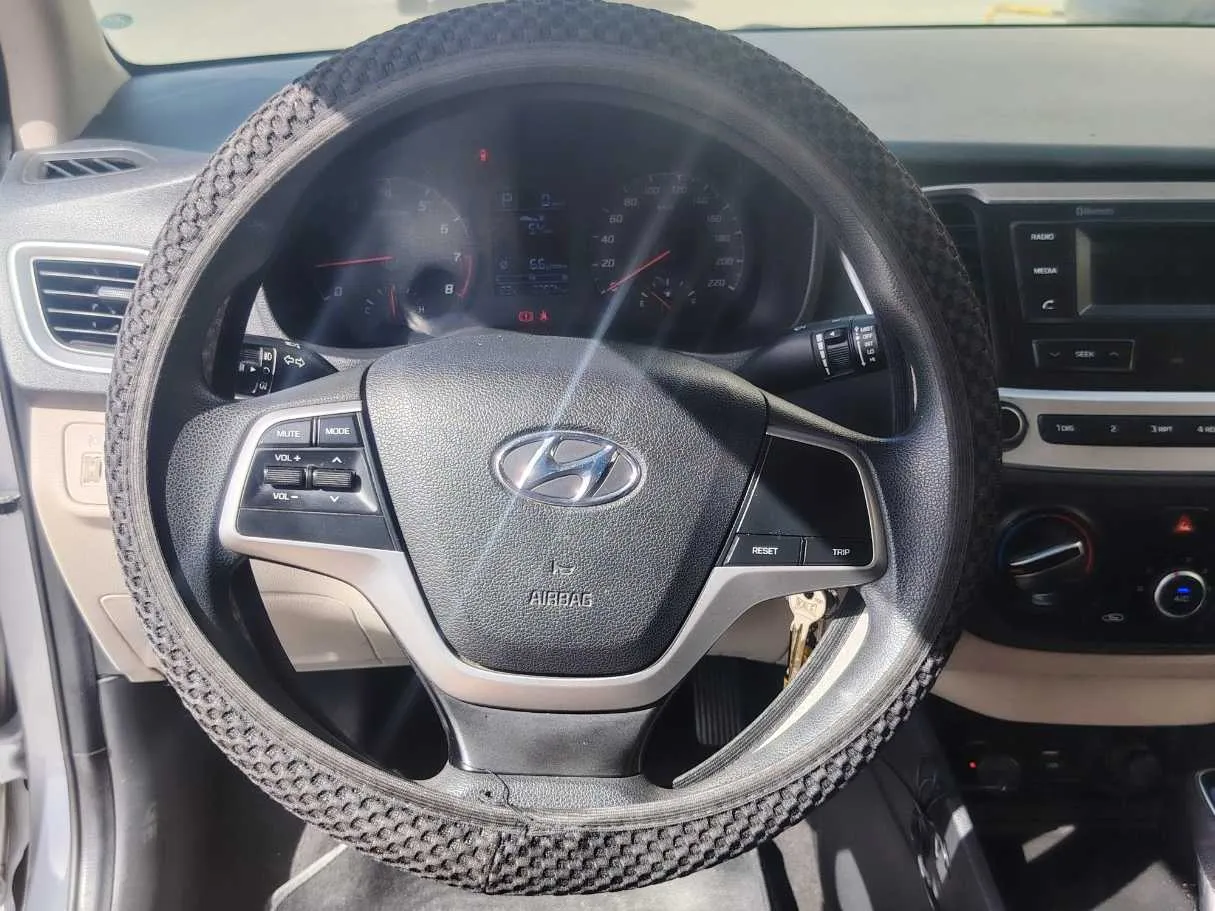 Car image 20