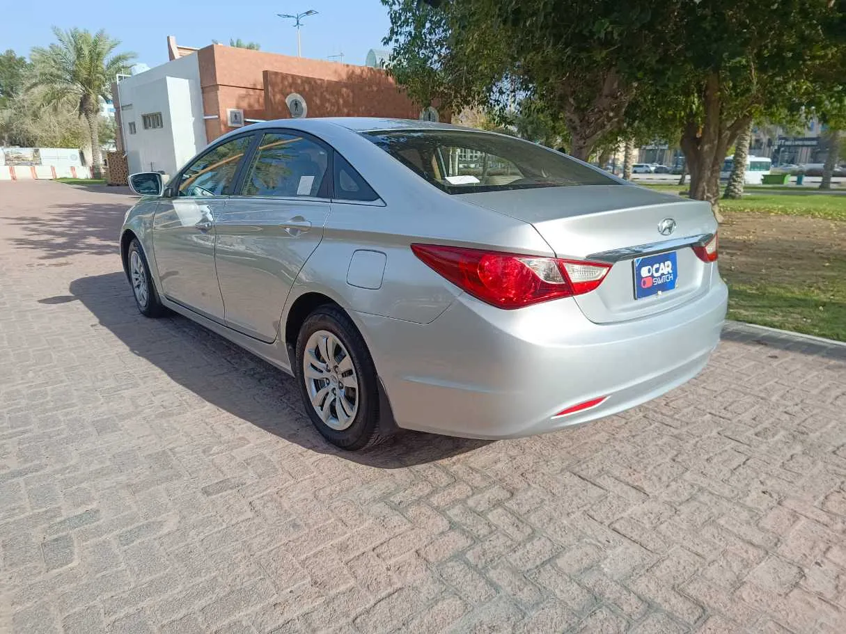 Car image 7