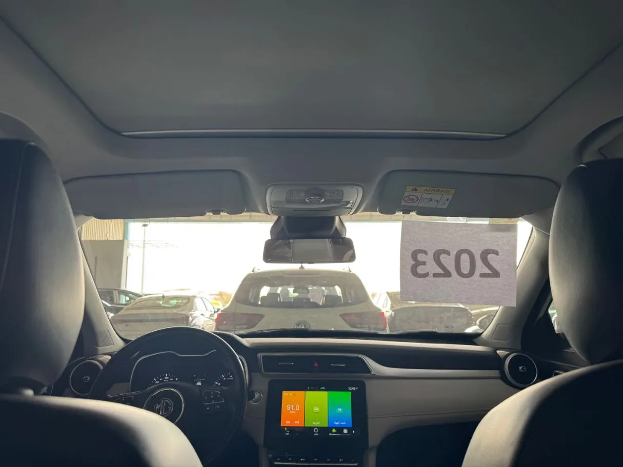 Car image 16