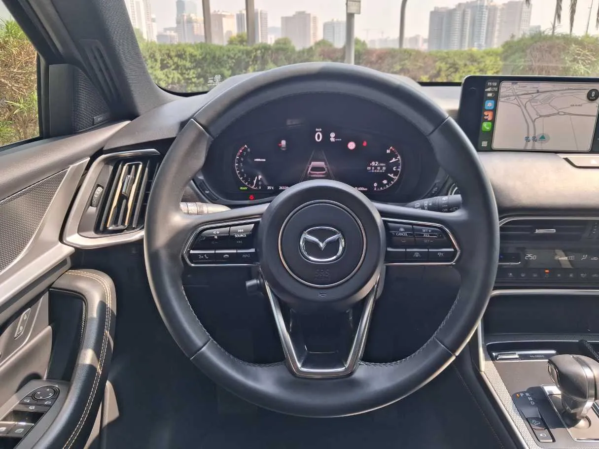 Car image 17