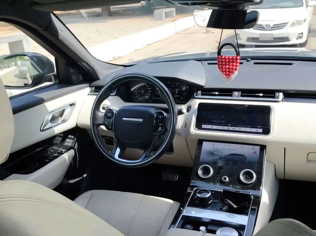 Car image 21