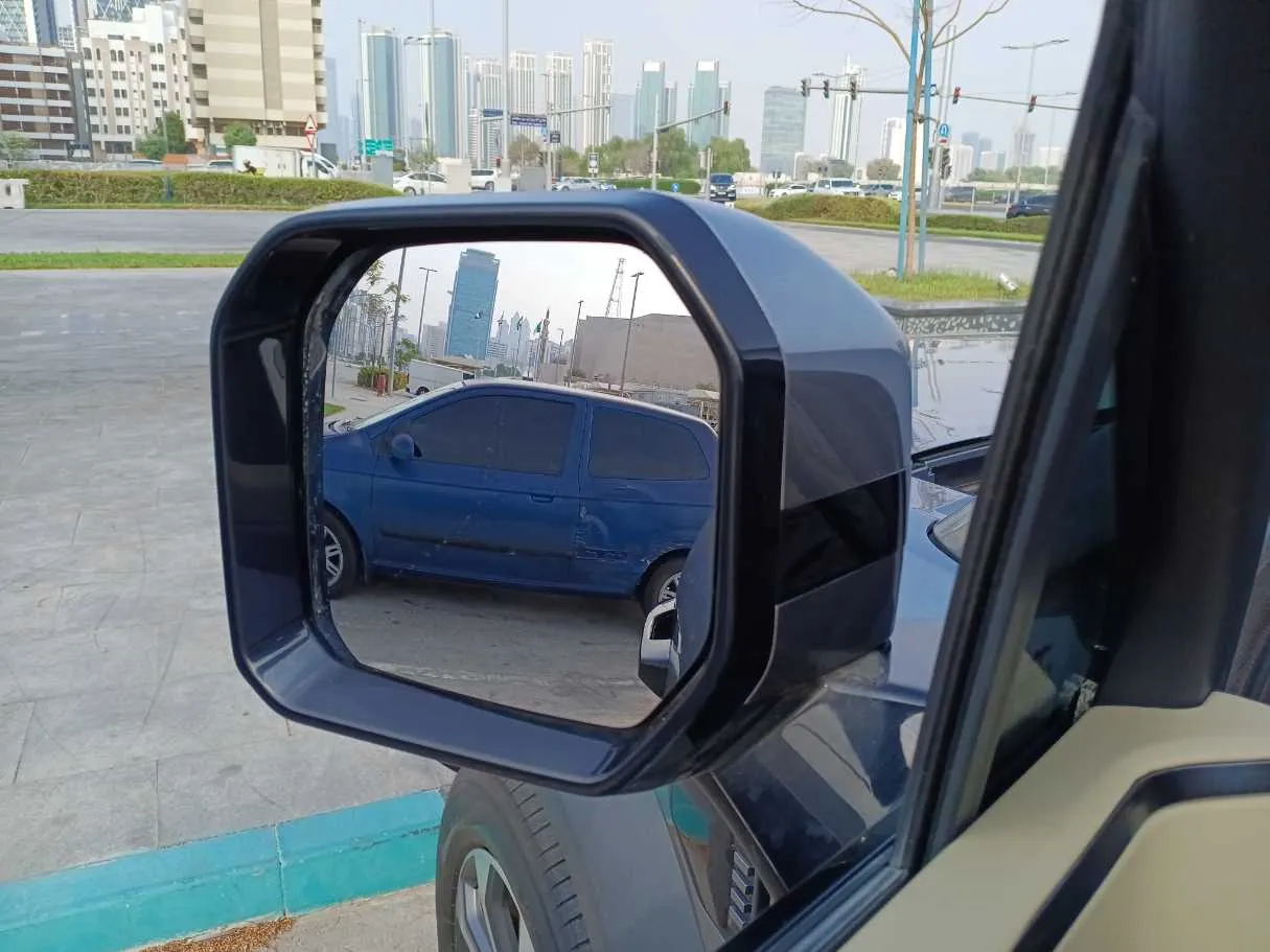 Car image 23