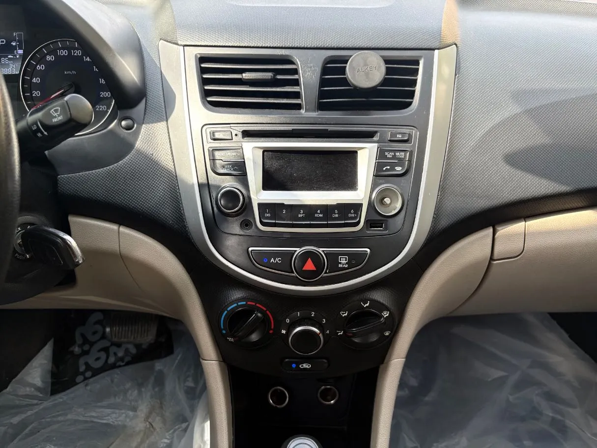 Car image 20