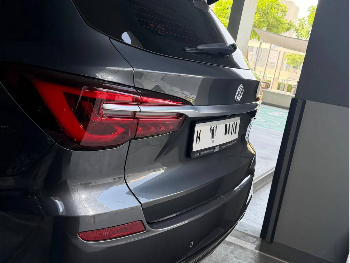 Car image 7