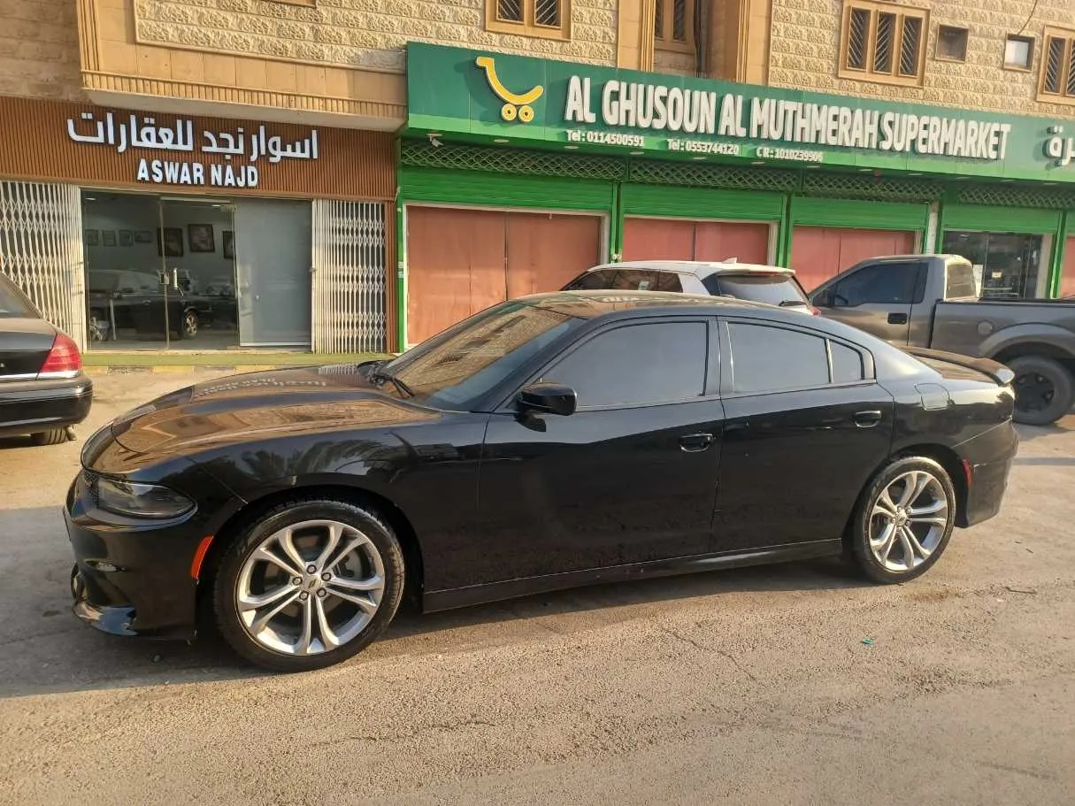 Car image 8