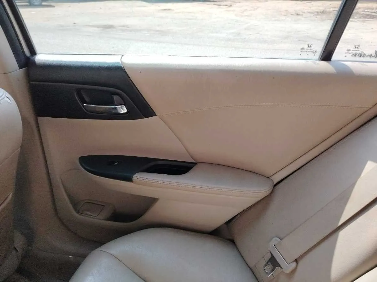 Car image 38