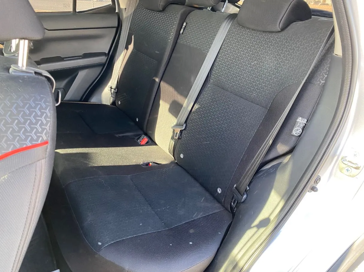 Car image 13