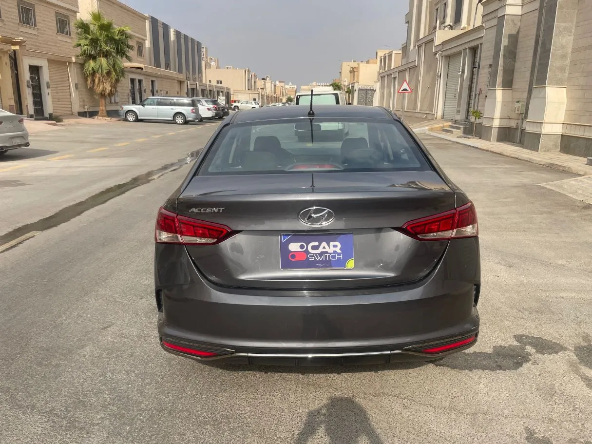 Car image 6