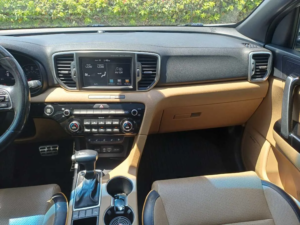 Car image 16
