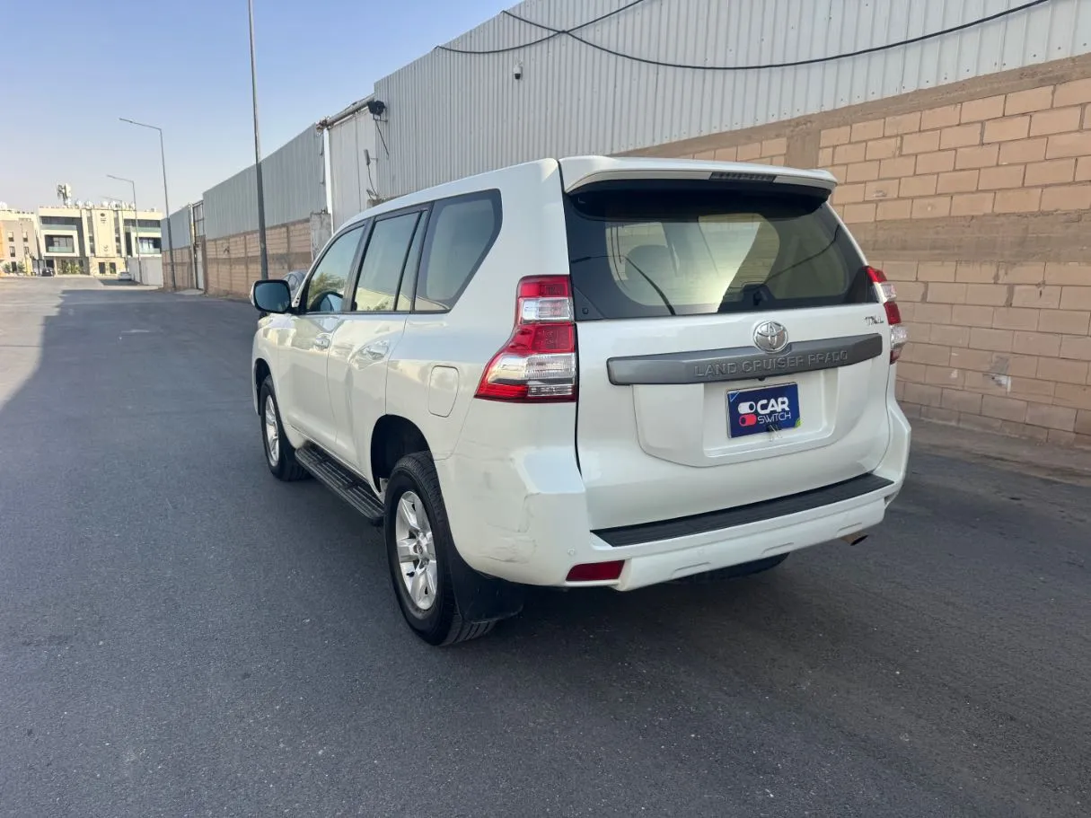 Car image 7