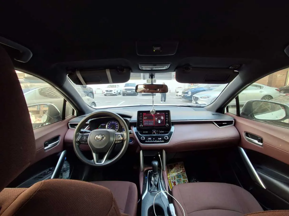 Car image 14