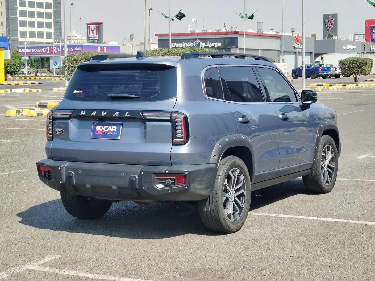 Car image 5