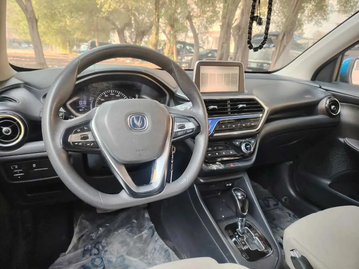 Car image 27