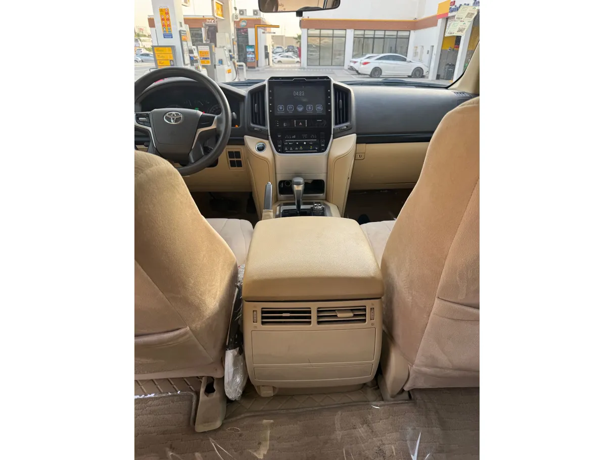 Car image 21