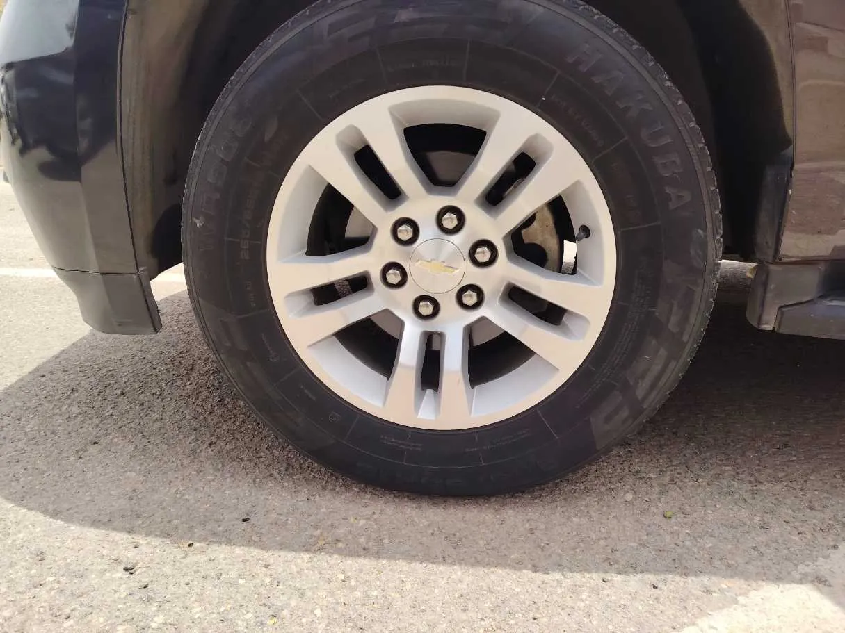 Car image 10