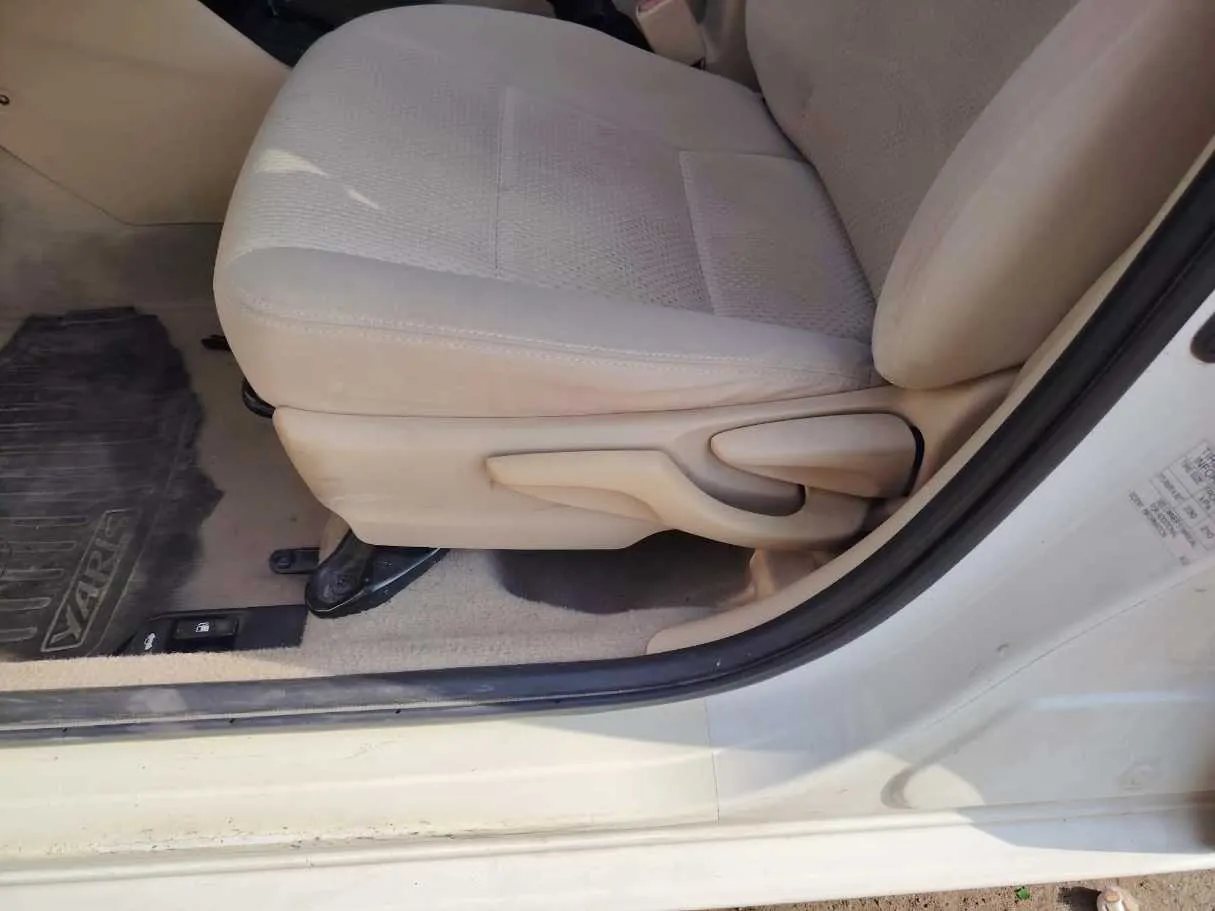 Car image 38