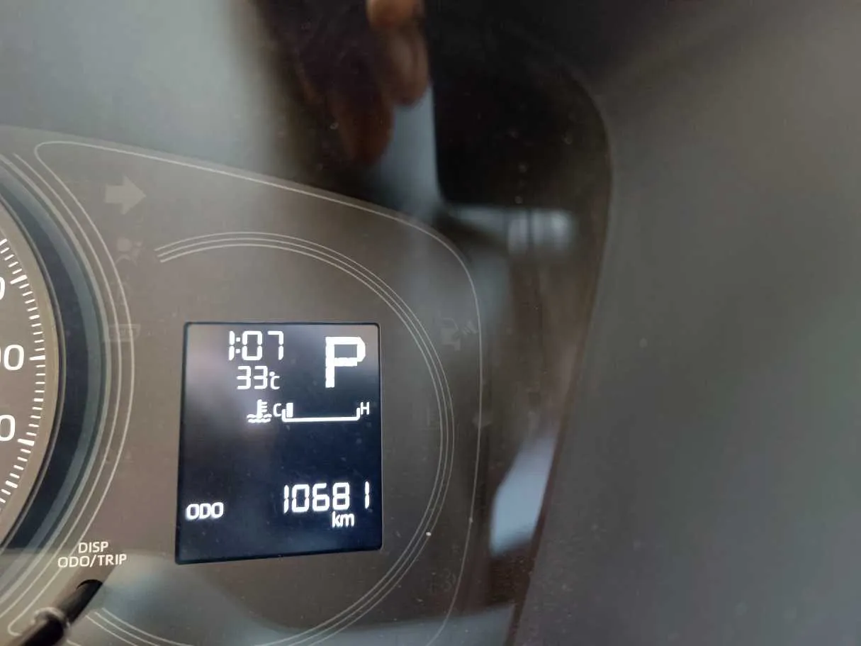 Car image 26