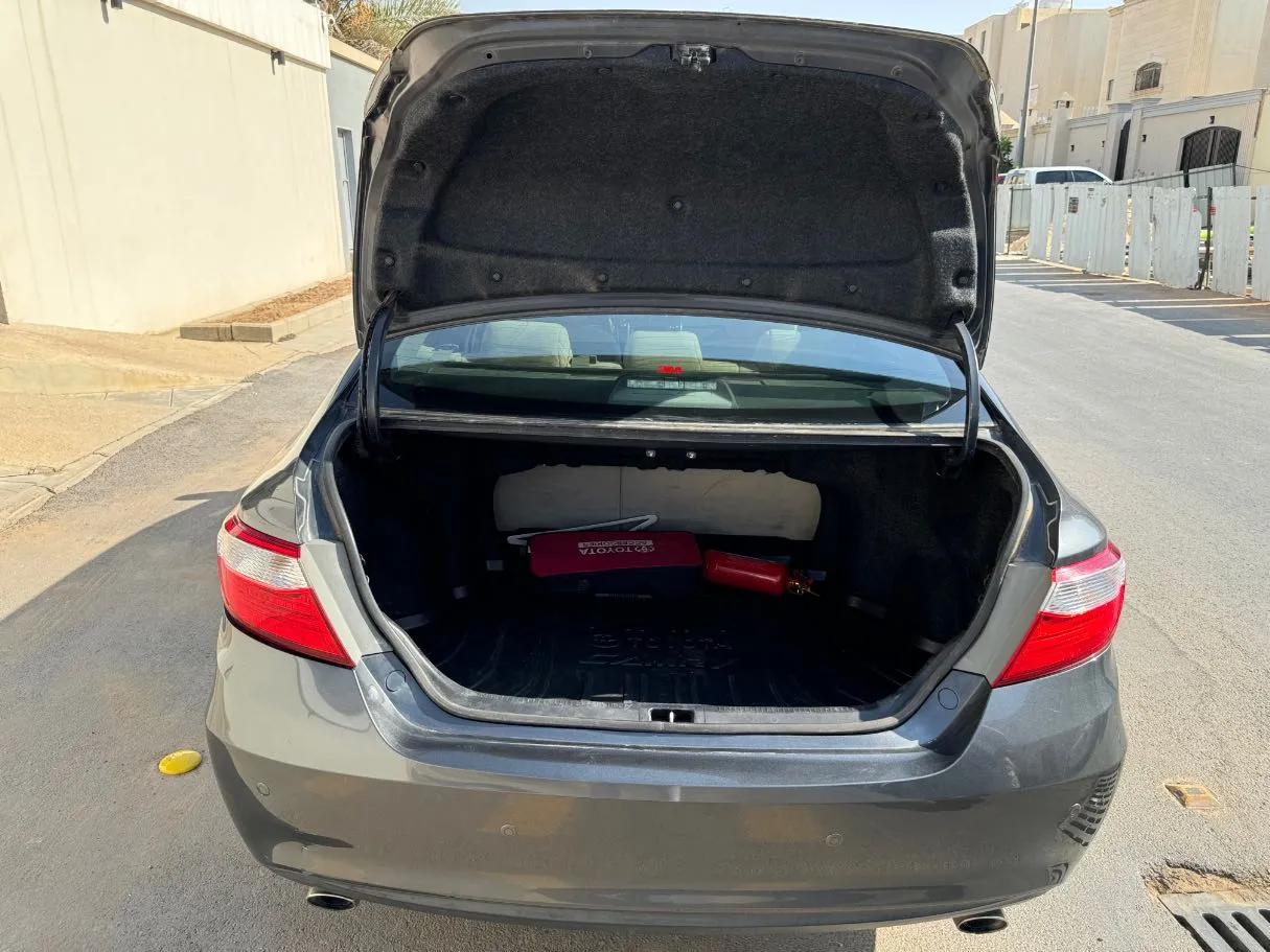 Car image 23