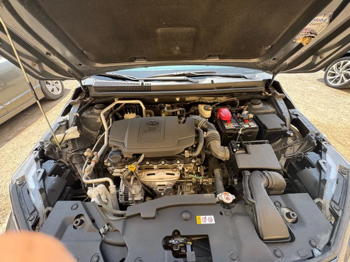 Car image 25