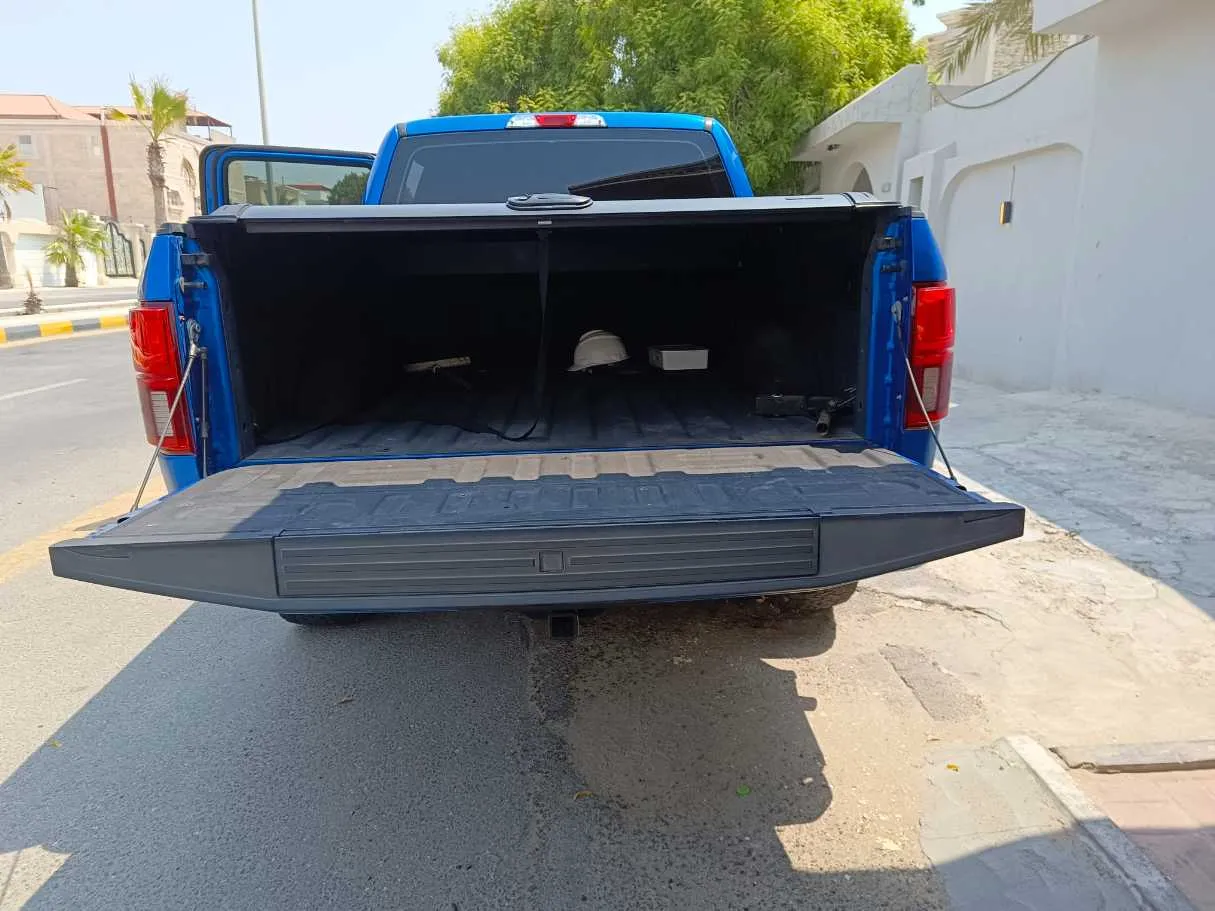 Car image 32