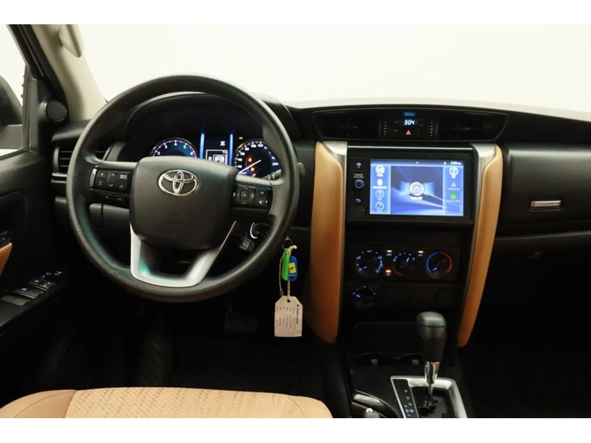 Car image 15