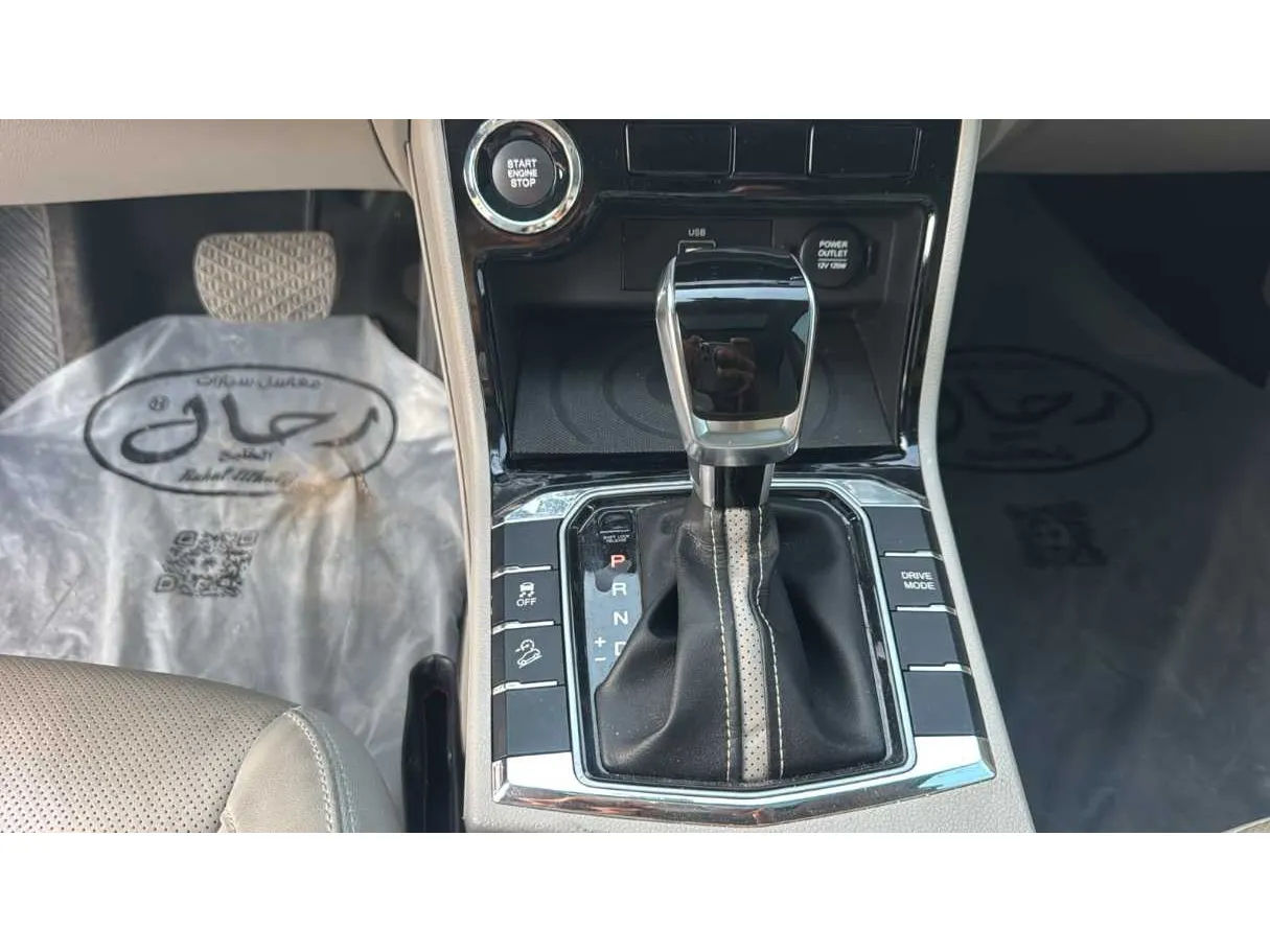 Car image 21