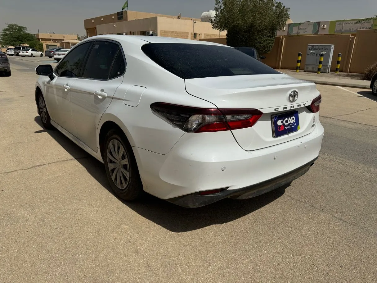 Car image 7