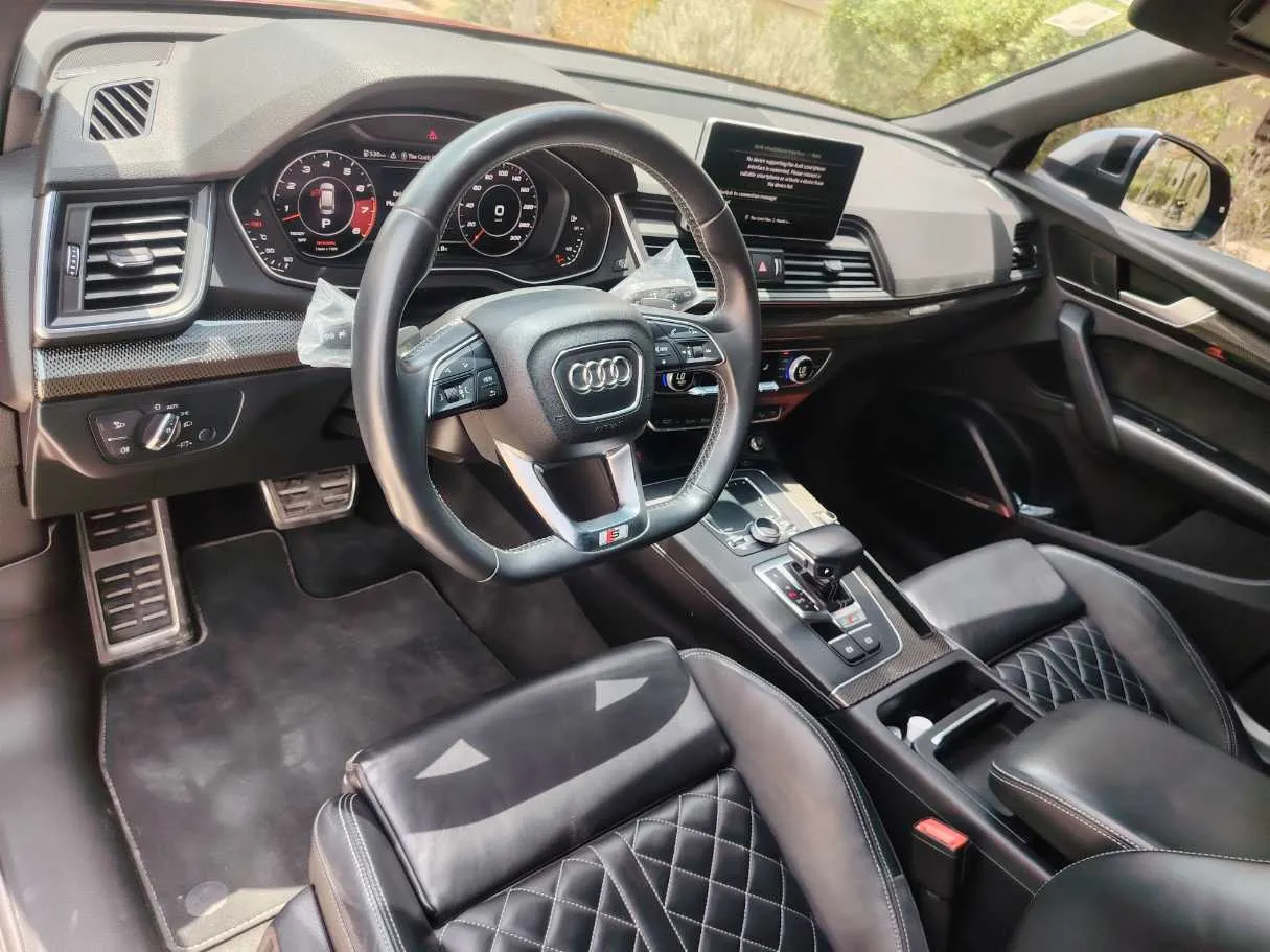 Car image 12