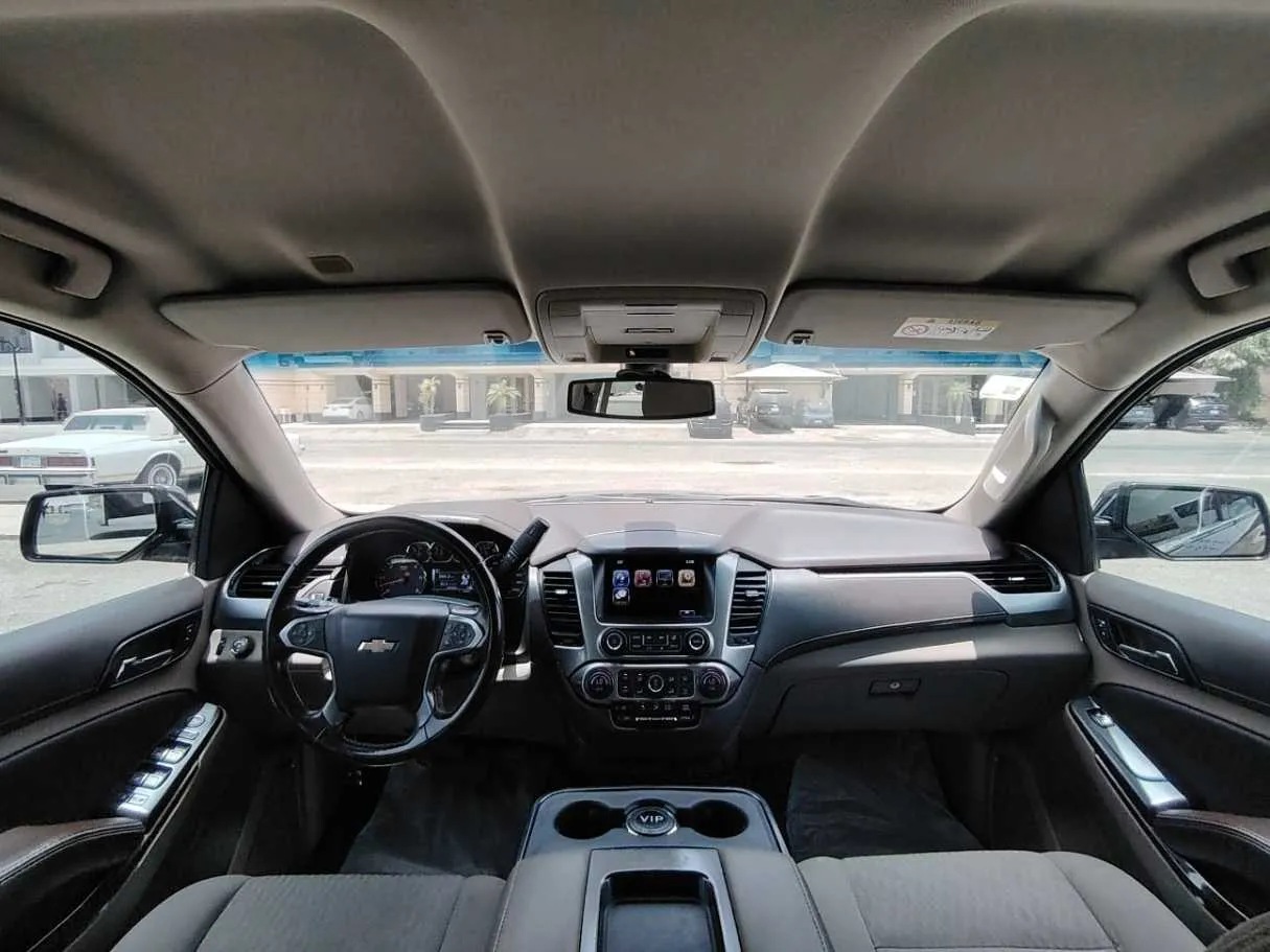 Car image 17