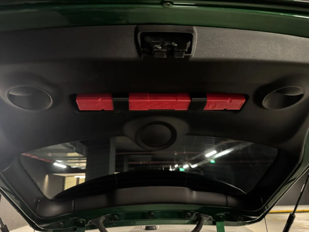 Car image 14