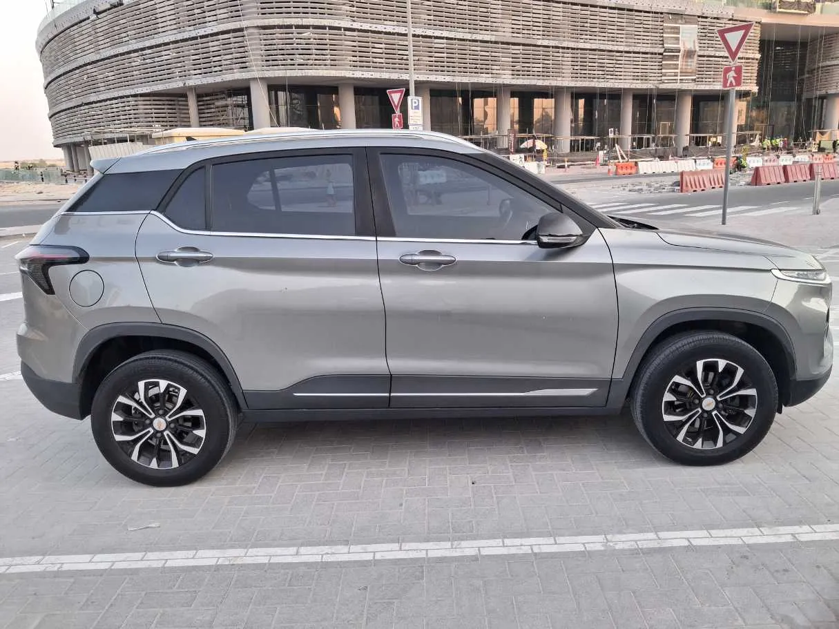 Car image 3