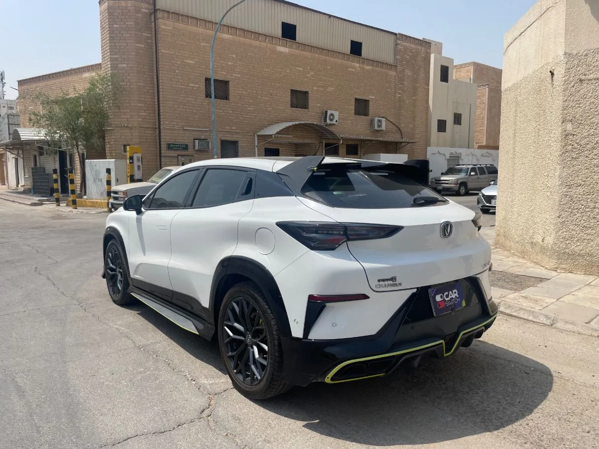 Car image 7