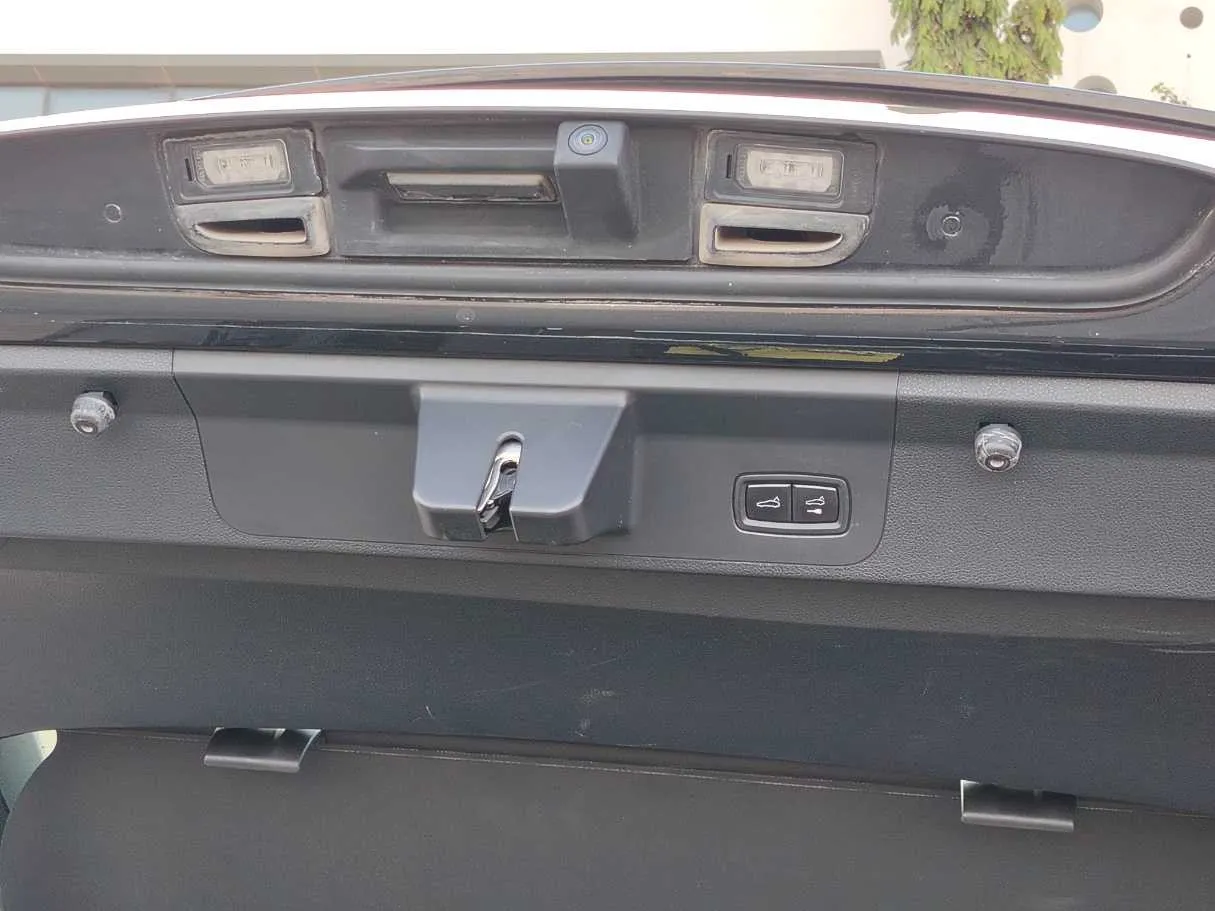 Car image 39