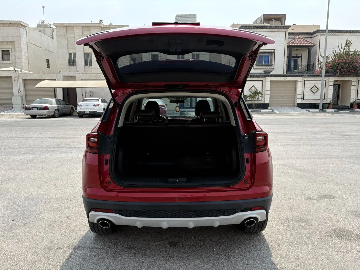 Car image 24
