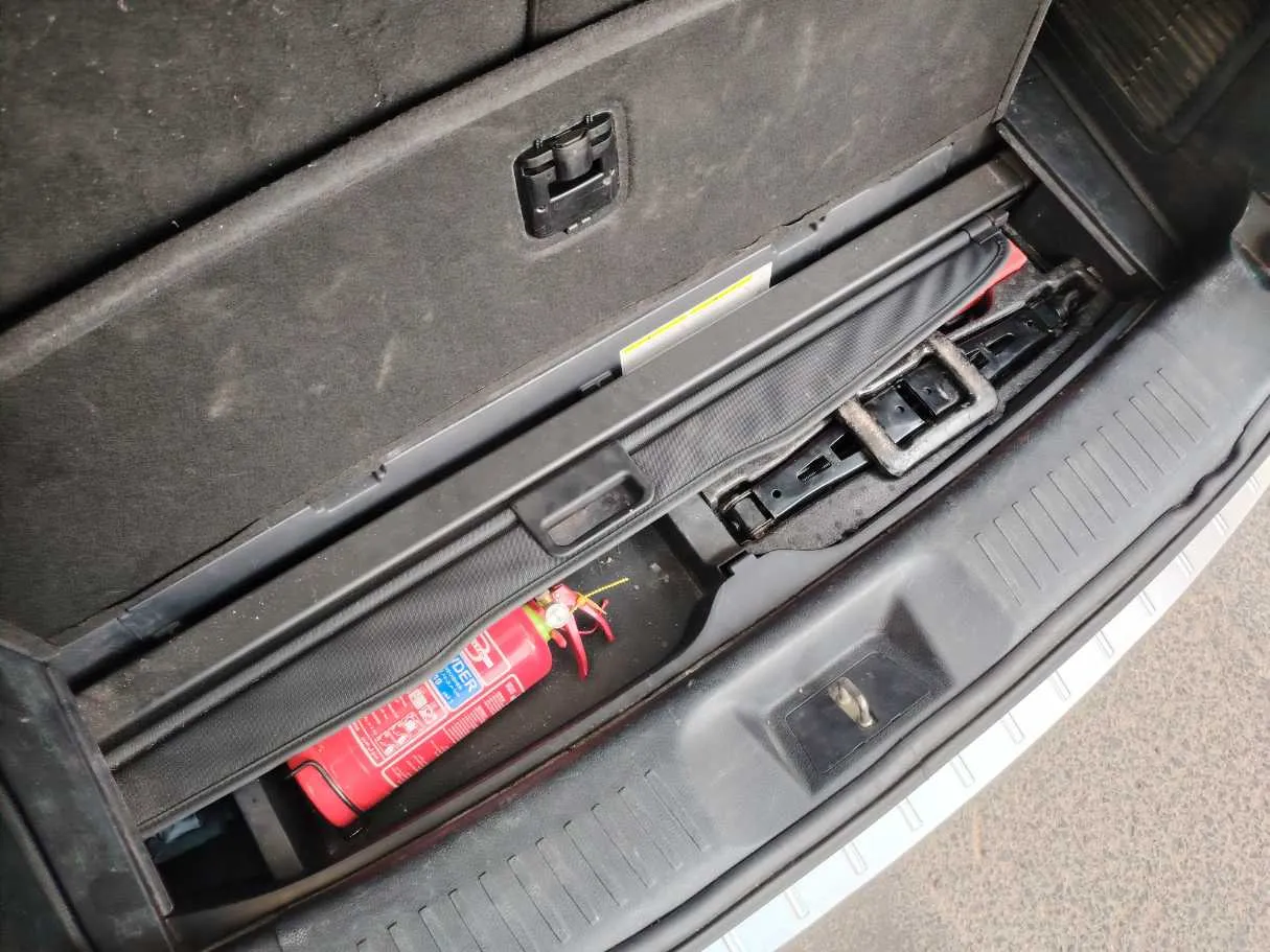 Car image 33