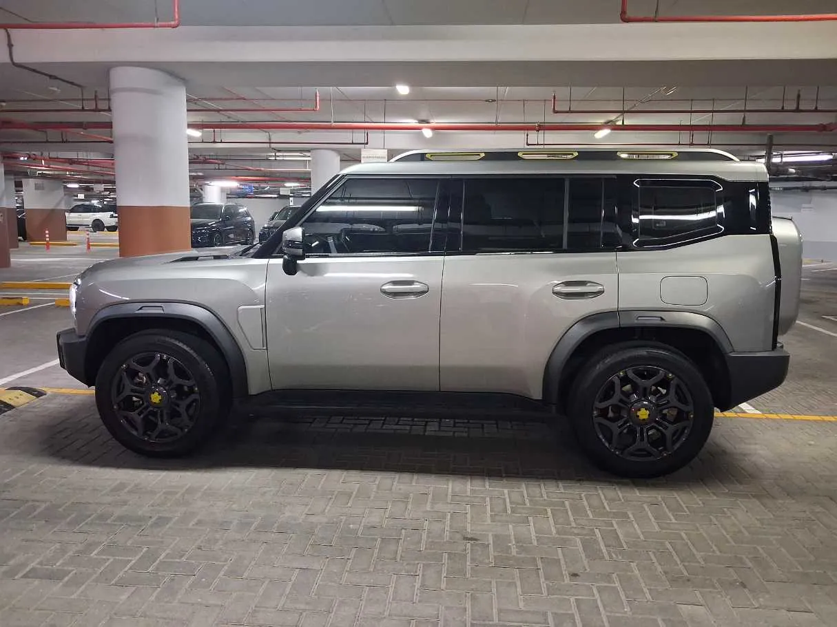 Car image 7