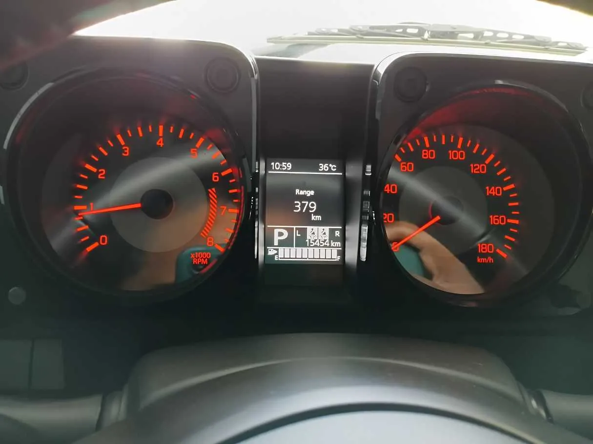 Car image 18