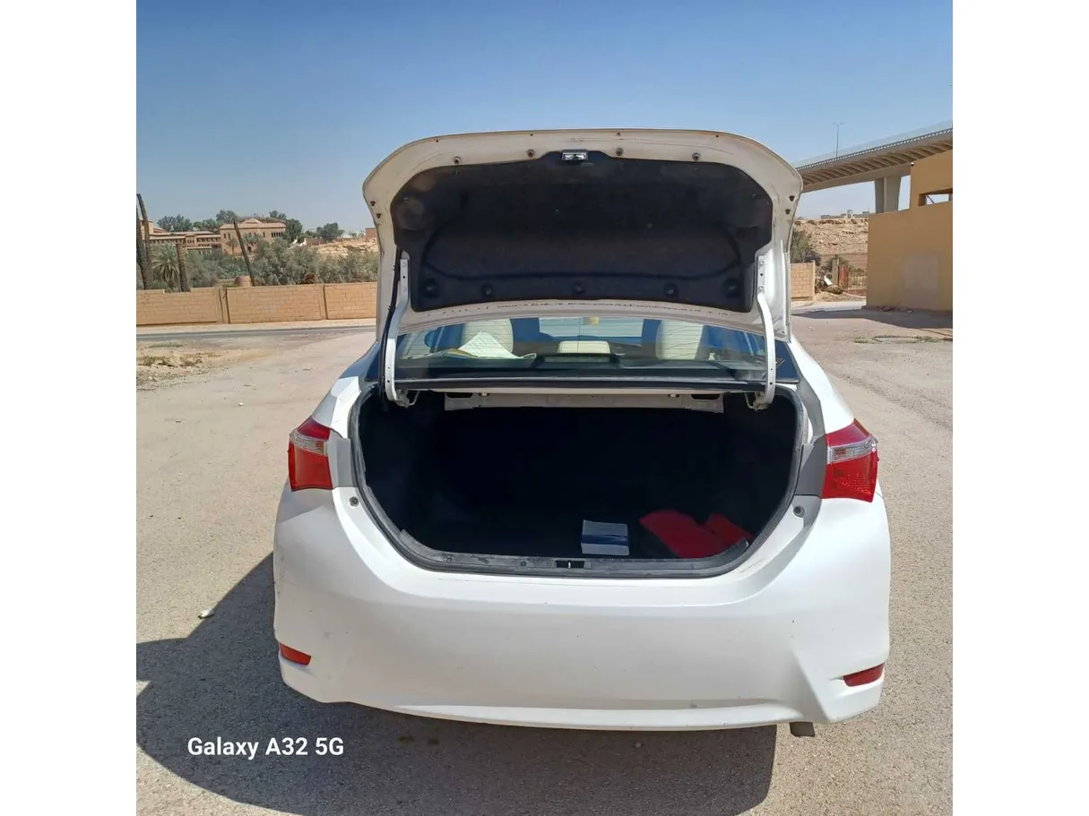 Car image 23